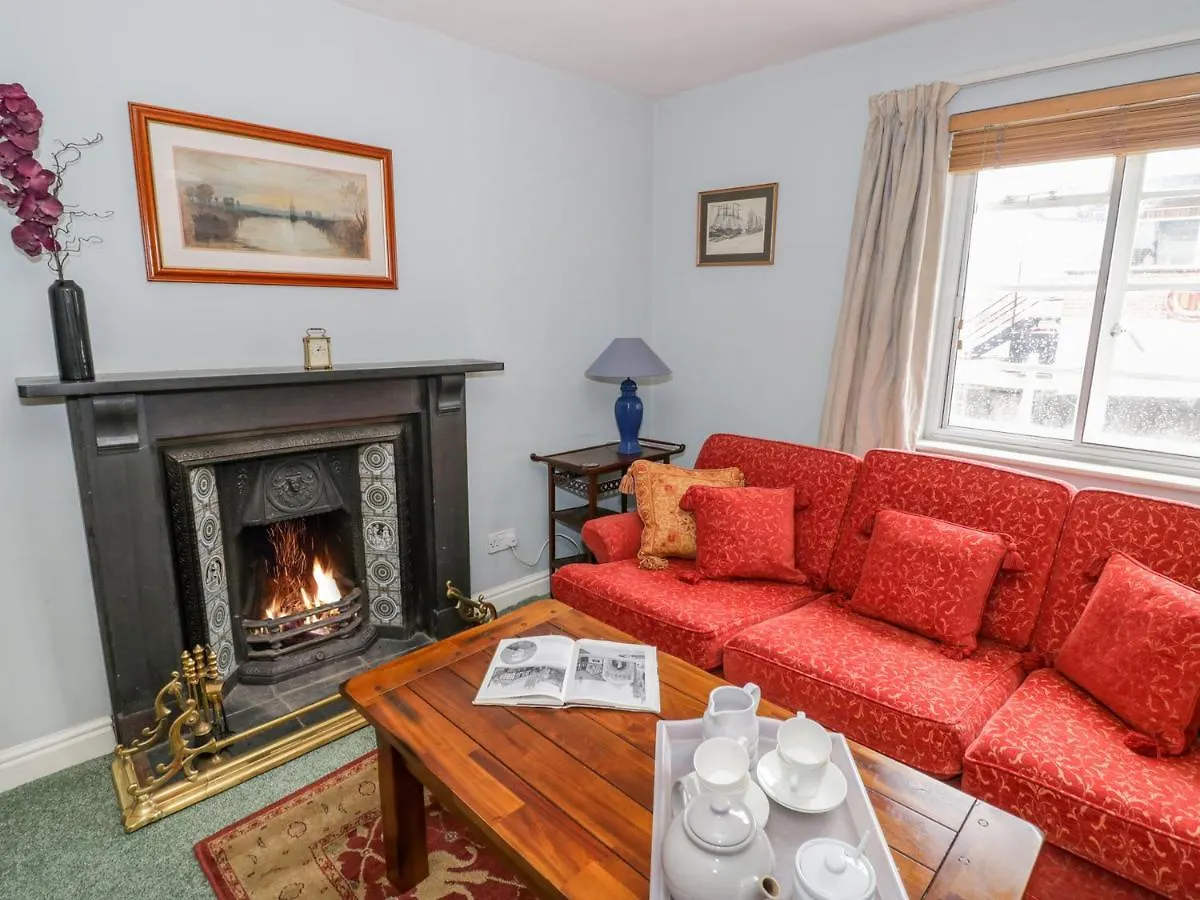 The Lock House Villa Gloucester